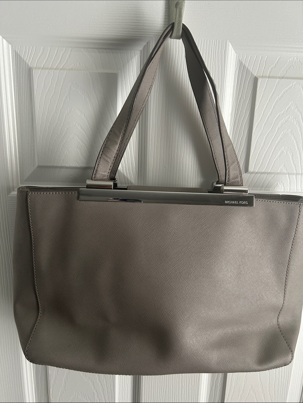 Michael Kors Taupe Gray Leather Shoulder Bag - Picture 3 of 16
